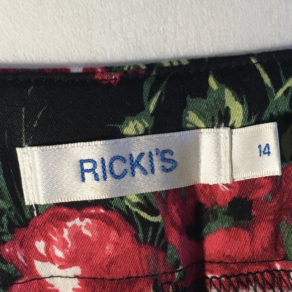 Ricki's Floral Ankle Pants - Black and Red - Picture 7 of 9